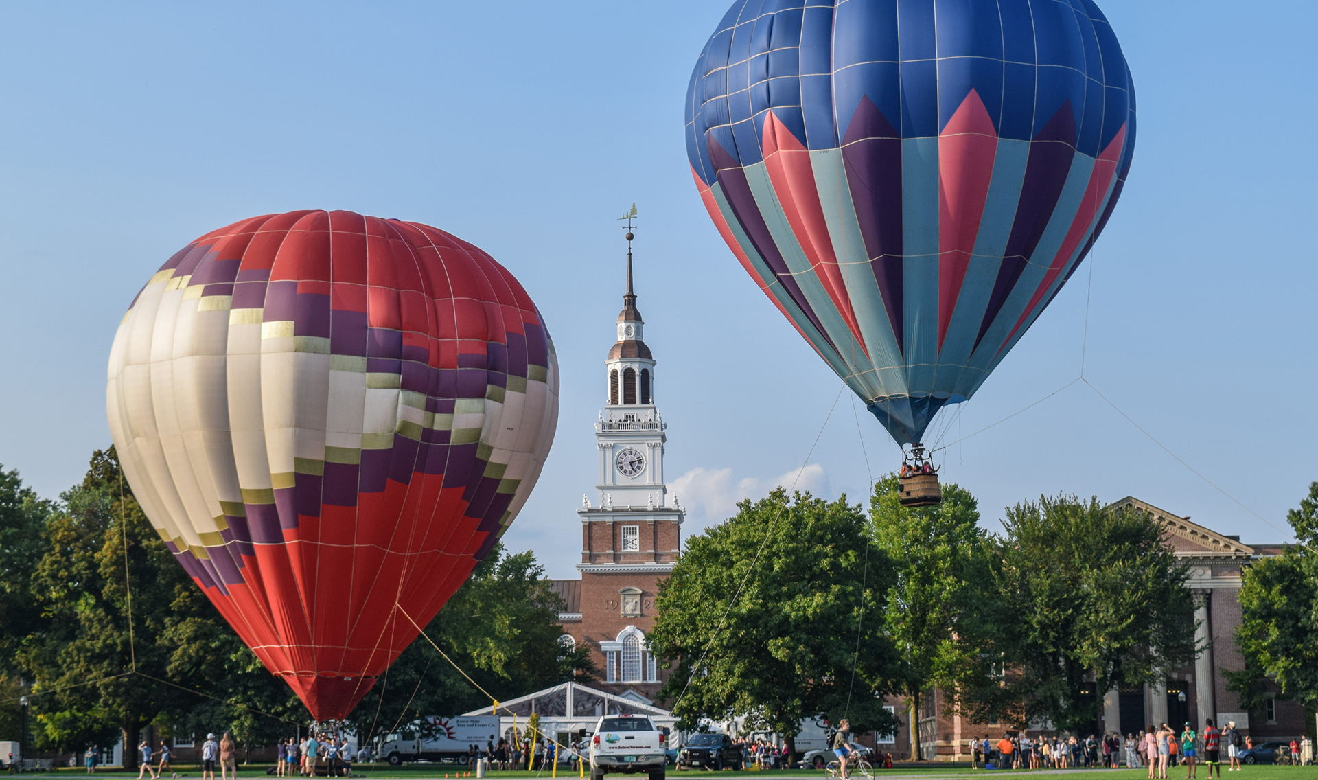 Photo of hot air balloons in front of Baker Library