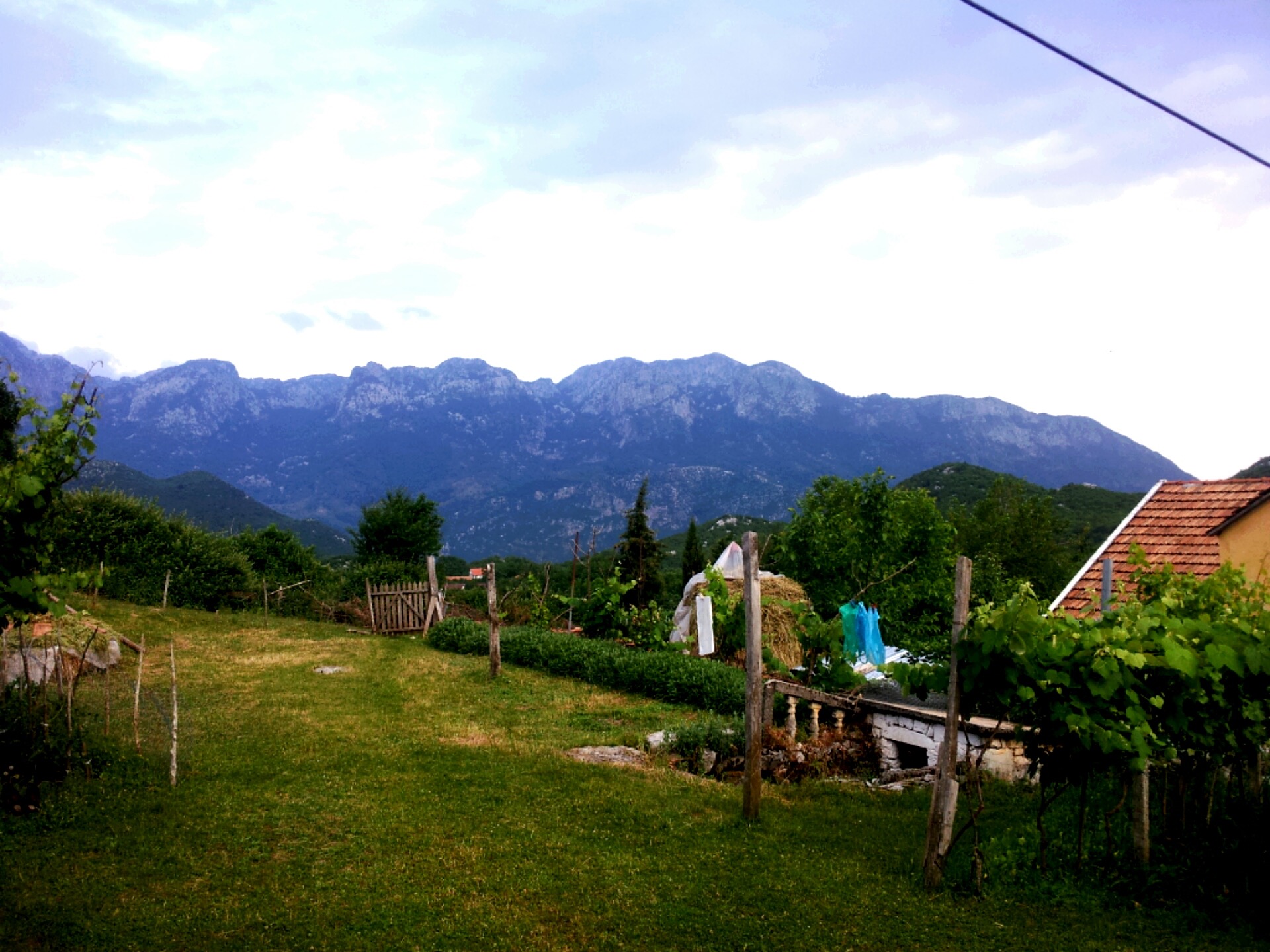 vrith house view mountains