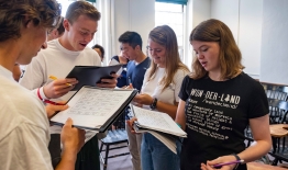 A photo of students in a Spanish class