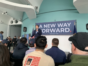 Photo of an Andrew Yang tour