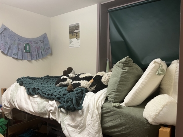 A photo of a dorm room in Judge hall!