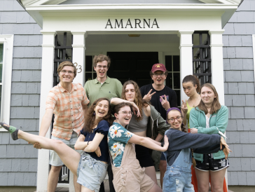 A group of Amarnites in front of the Amarna House!