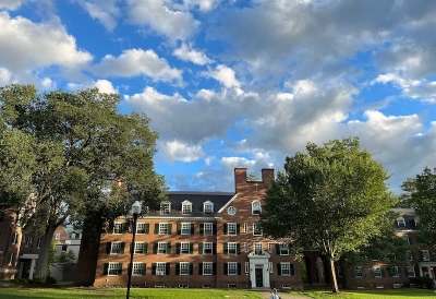 An image of a dorm building at Dartmouth 