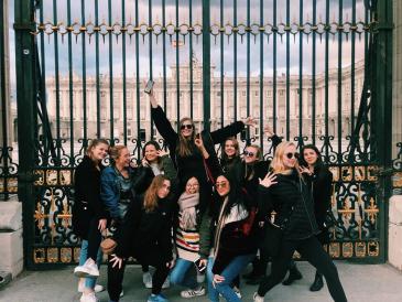 A contingent of this winter’s Barcelona program making the most of life en español 