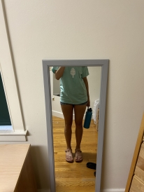 Mirror selfie of move-in day outfit