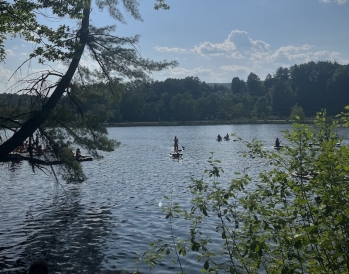 An image of the Connecticut river in the afternoon