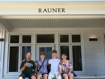 Lily with her family (parents and younger brother) moving into the Rauner dorm which is part of the McLaughlin cluster.