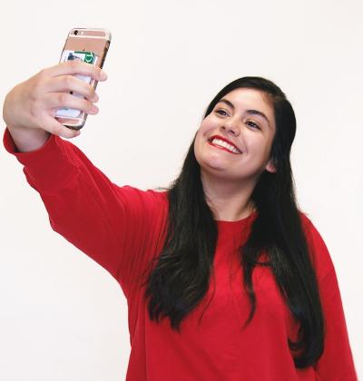 yadira taking a selfie