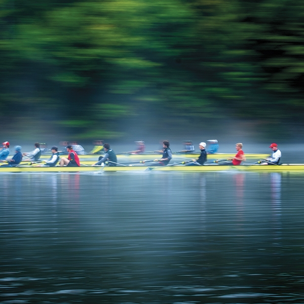 A photo of Dartmouth rowers practicing on the Connecticut River