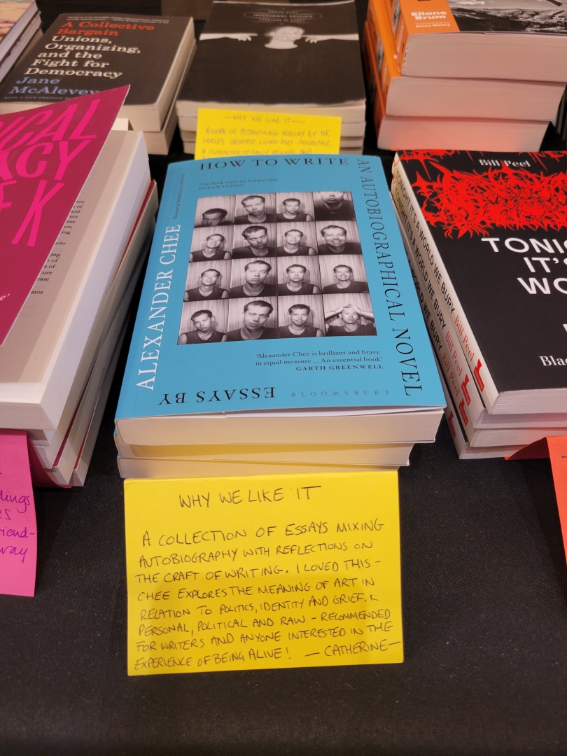 A blue book with the title "How to Write An Autobiographical Novel" by Alexander Chee.