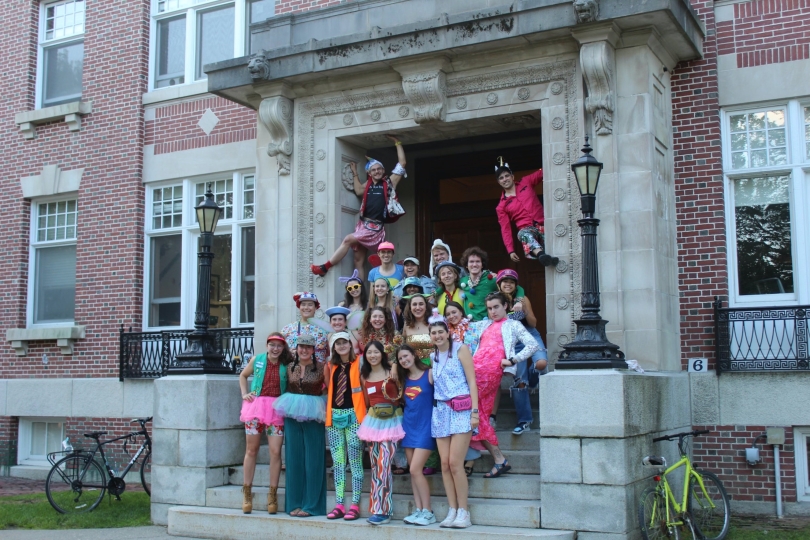 Dartmouth students dressed up in flair 