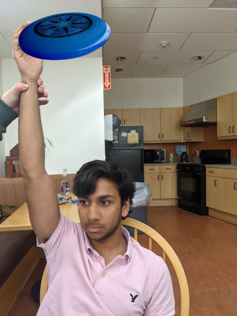 FRISBEE FRISBEE