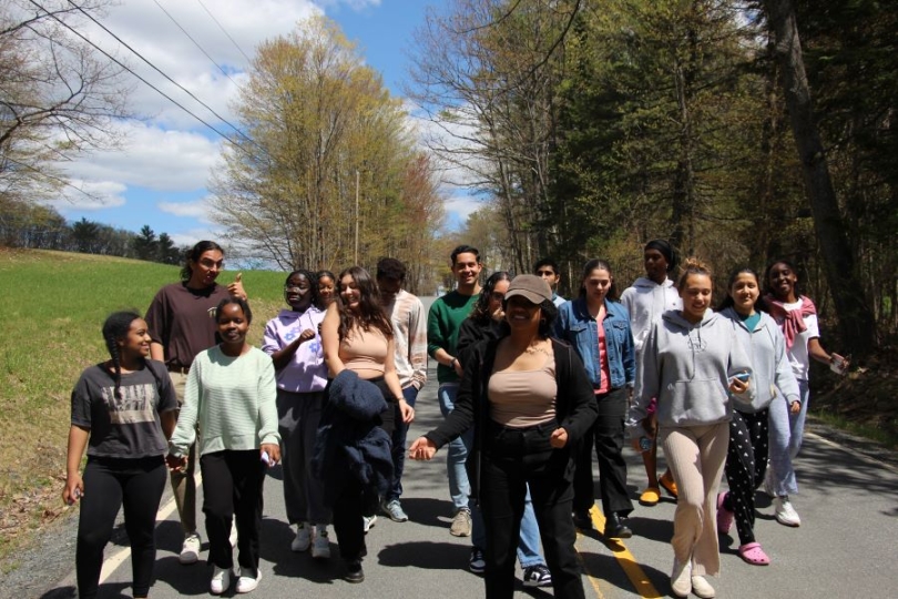 Walk time! A picture of Pathways Scholars on a walk.