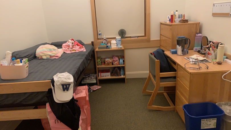 A picture of my dorm when I first moved in. 