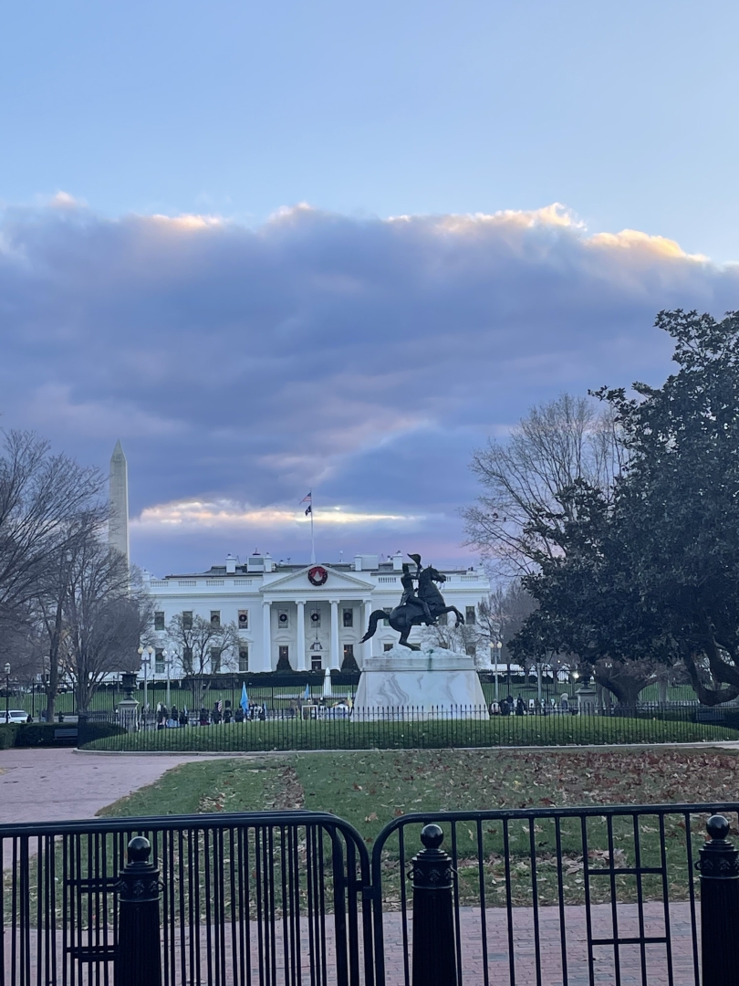 A photo of the white house in Washington, DC