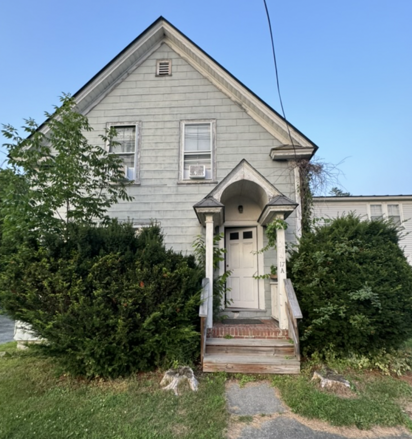 My off-campus sophomore summer house!
