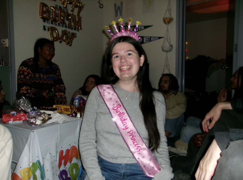 eloise wearing birthday crown