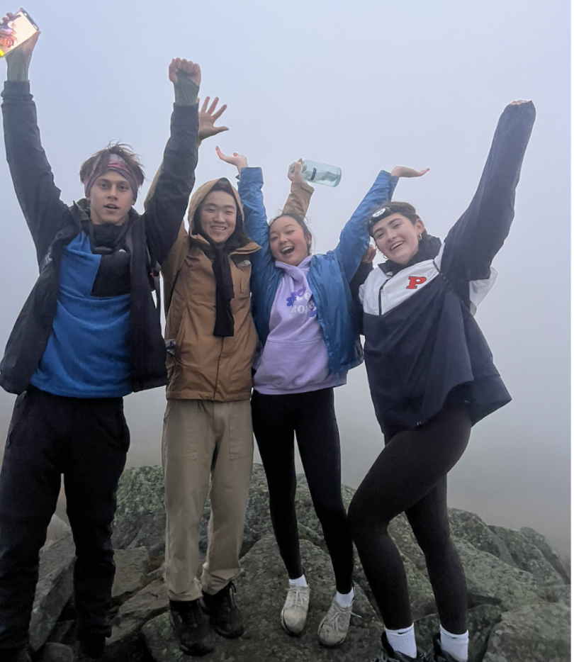 Alt text: Friends I made on a 3 am hike during the last day of first-year trips.