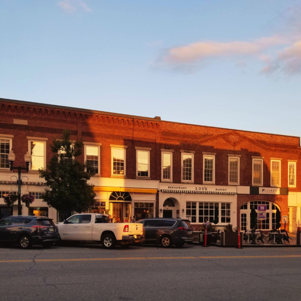 A picture of a sunset in Downtown Hanover facing Lou's Restaurant and Bakery.