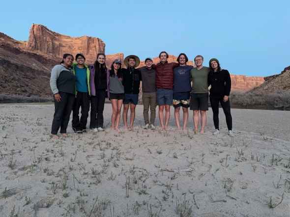 a picture of all the trippees and trip leaders on the Green River break trip