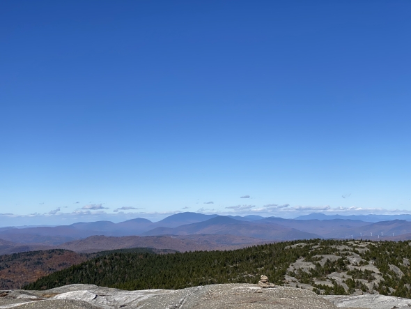  A landscape view of the White Mountains from Cardigan Mountain.