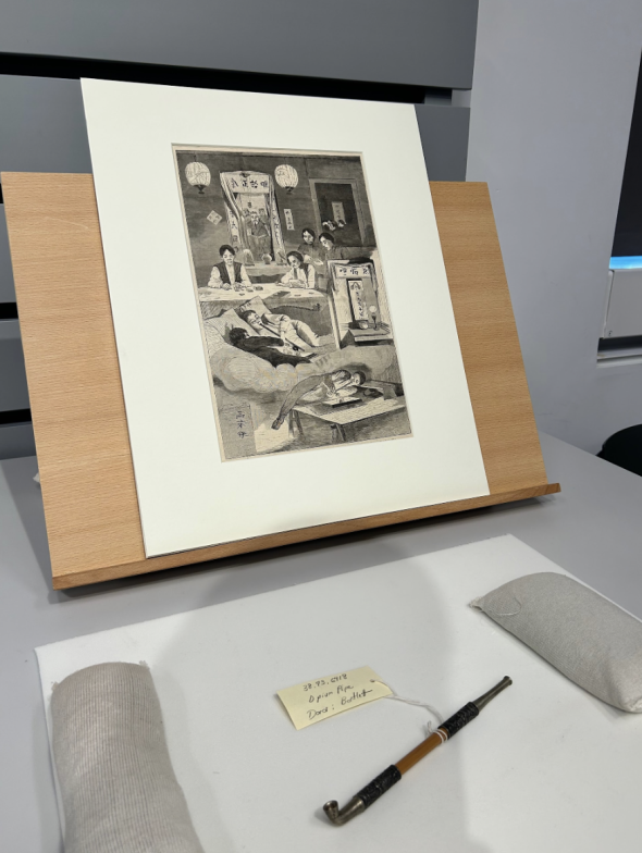 a pipe and a picture