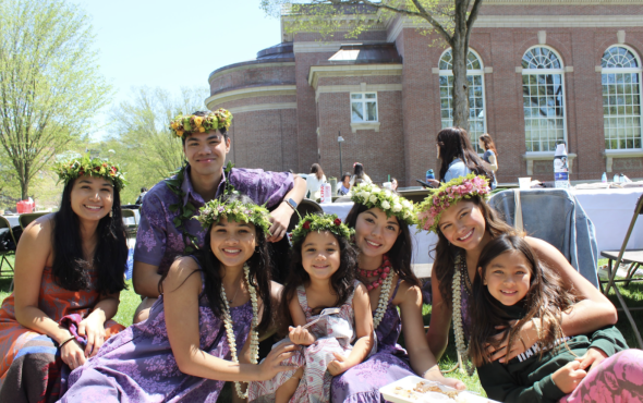 Photo of some friends and families at Lū'au!