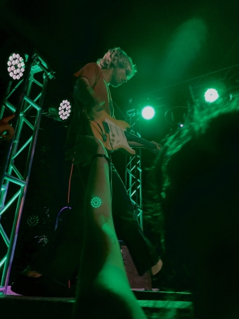 HUNNY Guitarist HUNNY Guitarist